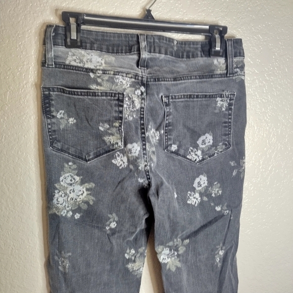 PAIGE Black Light Wash Hoxton Floral Print Straight Leg Jeans sz 28 - Picture 8 of 11